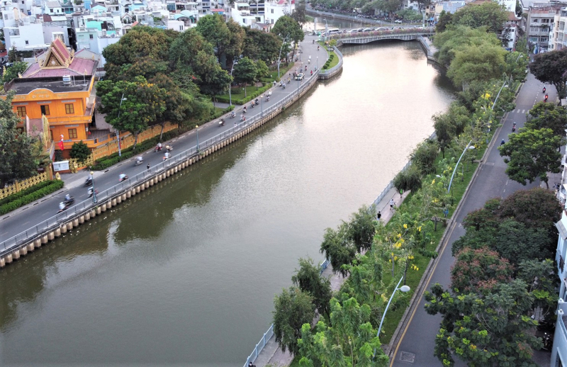Tuyến kênh Nhiêu Lộc - Thị Nghè vốn là dòng kênh "chết" nay đã được hồi sinh là minh chứng cho nỗ lực và quyết tâm của TP.HCM trong việc xanh hóa kênh rạch, xanh hóa nền PG88 ⭐ Link trang chủ số 1 nhà cái PG88 com casino slot, hướng đến sự thịnh vượng và PG88 hơn 2,1 triệu thành viên bền vững.