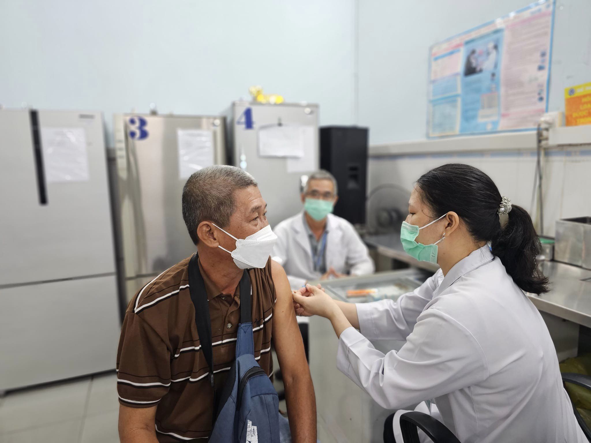 Qu&aacute; tr&igrave;nh sắp xếp cần bảo đảm duy tr&igrave; hoạt động kh&aacute;m, chữa bệnh cho nh&acirc;n d&acirc;n kh&ocirc;ng bị gi&aacute;n đoạn. Ảnh minh họa: Tuấn Dũng.