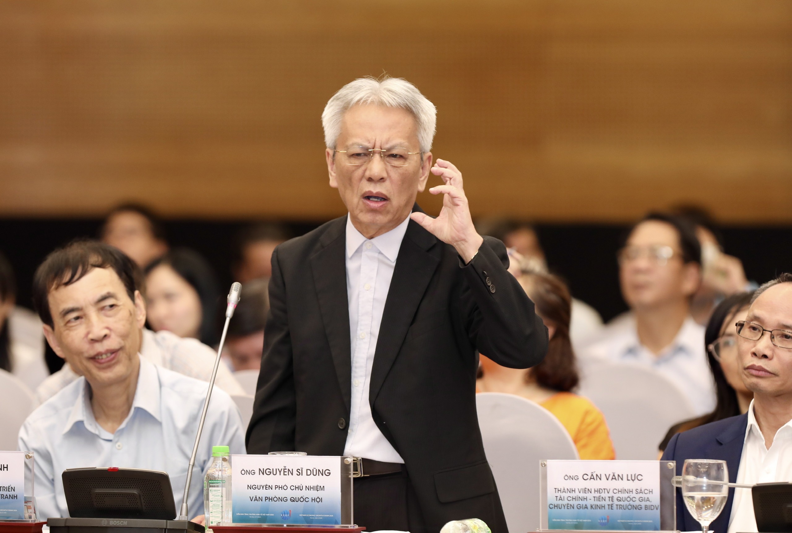 TS. Nguyễn Sĩ Dũng, nguy&ecirc;n Ph&oacute; chủ nhiệm Văn ph&ograve;ng Link Trang Chủ PG88.Com Mới #2026, ph&aacute;t biểu tại Diễn đ&agrave;n Tăng trưởng Link Trang Chủ PG88.Com Mới #2026 Việt Nam 2025 ng&agrave;y 8/7/2025.