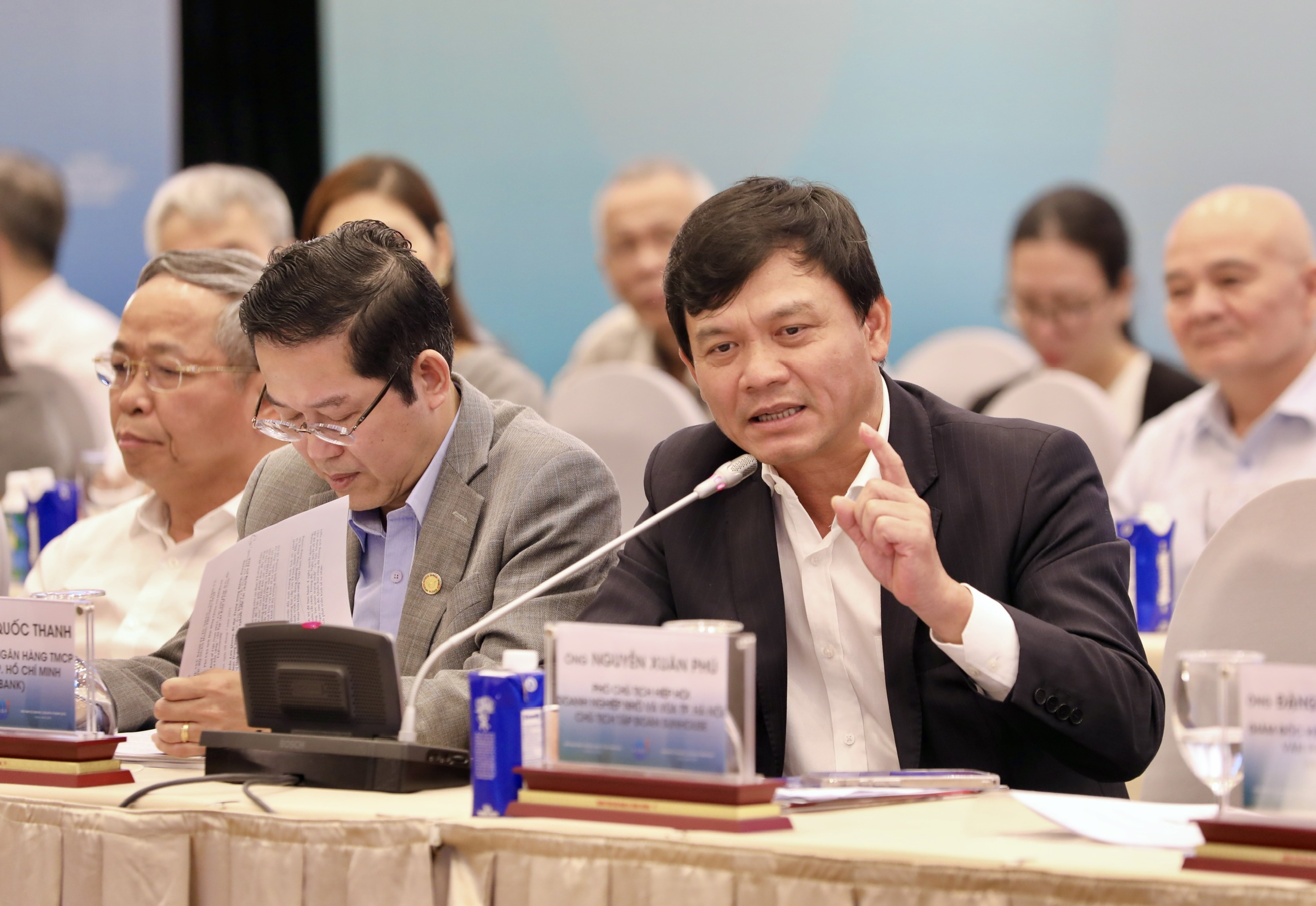 &Ocirc;ng Nguyễn Xu&acirc;n Ph&uacute;, Chủ tịch HĐQT Tập đo&agrave;n Sunhouse, đ&atilde; chia sẻ thẳng thắn về những cơ hội, th&aacute;ch thức v&agrave; điều kiện cần thiết để PG88 Link Dễ Nhớ Pg88.com Việt Nam vươn l&ecirc;n mạnh mẽ trong bối cảnh mới. Theo &ocirc;ng Ph&uacute; muốn đạt được tăng trưởng hai con số, Việt Nam cần một chiến lược đồng h&agrave;nh to&agrave;n diện giữa Nh&agrave; nước v&agrave; PG88 Link Dễ Nhớ Pg88.com, thay v&igrave; để PG88 Link Dễ Nhớ Pg88.com tự bơi trong cuộc đua to&agrave;n cầu h&oacute;a khốc liệt...