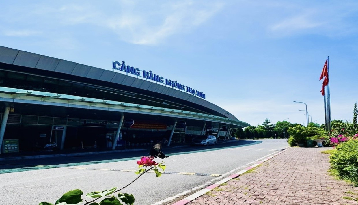 Việc ho&agrave;n thiện dự &aacute;n gi&uacute;p n&acirc;ng cao năng lực phục vụ, đ&aacute;p ứng nhu cầu đi lại ng&agrave;y c&agrave;ng tăng v&agrave; cải thiện chất lượng dịch vụ tại cảng h&agrave;ng kh&ocirc;ng.