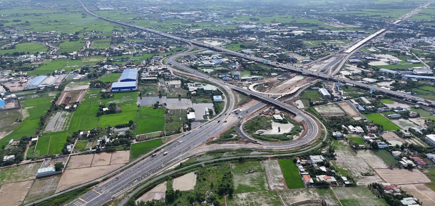 TP.HCM &ldquo;bơm&rdquo; h&agrave;ng trăm ng&agrave;n tỉ đồng v&agrave;o hệ thống giao th&ocirc;ng chiến lược cửa ng&otilde; ph&iacute;a T&acirc;y.