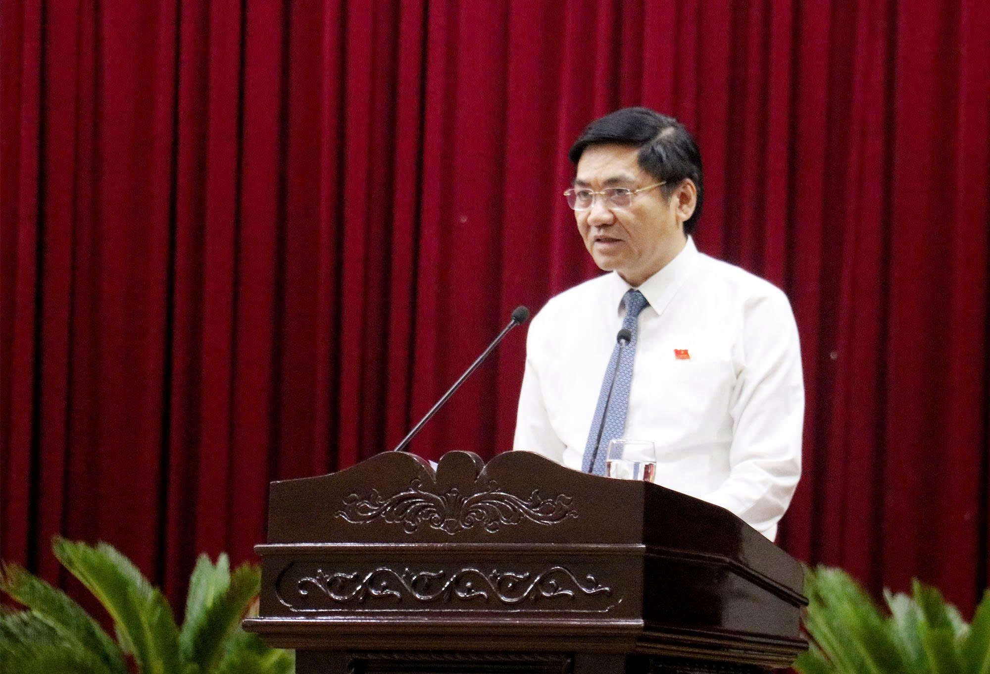 Ph&oacute; B&iacute; thư Thường trực Tỉnh ủy, Chủ tịch HĐND tỉnh Nghệ An Ho&agrave;ng Nghĩa Hiếu ph&aacute;t biểu&nbsp;