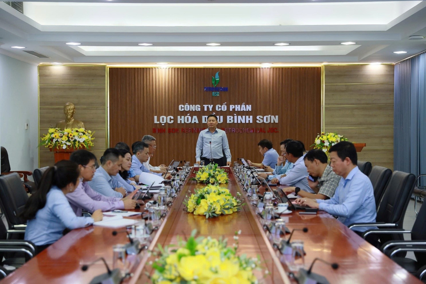 Tại Hội nghị Ban Chấp h&agrave;nh Đảng bộ BSR về triển khai Nghị quyết Đại hội Đảng bộ nhiệm kỳ 2025 - 2030, BSR x&aacute;c định tiếp tục hoạt động Nh&agrave; m&aacute;y Nhi&ecirc;n liệu sinh học Dung Quất l&agrave; một trong những nhiệm vụ trọng t&acirc;m.
