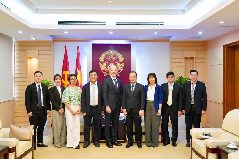 L&atilde;nh đạo đại diện Bộ Khoa học v&agrave; C&ocirc;ng nghệ v&agrave; Google.