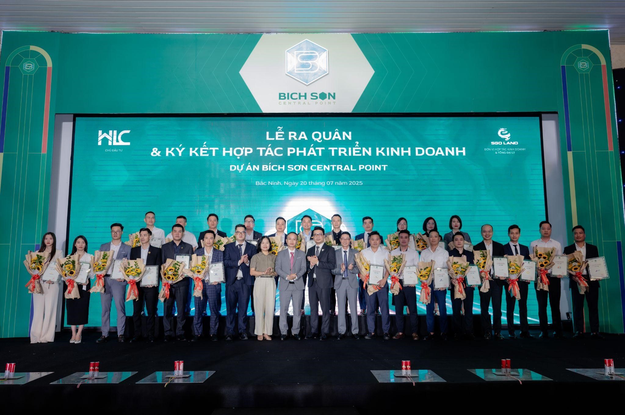 Lễ k&yacute; kết chiến lược giữa SGO Land v&agrave; 15 đơn vị tư vấn chiến lược dự &aacute;n B&iacute;ch Sơn Central Point.