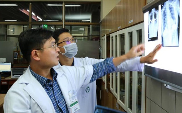 Bộ trưởng Bộ Y tế: Tiếp tục cải cách tiền lương, phụ cấp đối với  người làm việc tại các cơ sở y tế công lập  