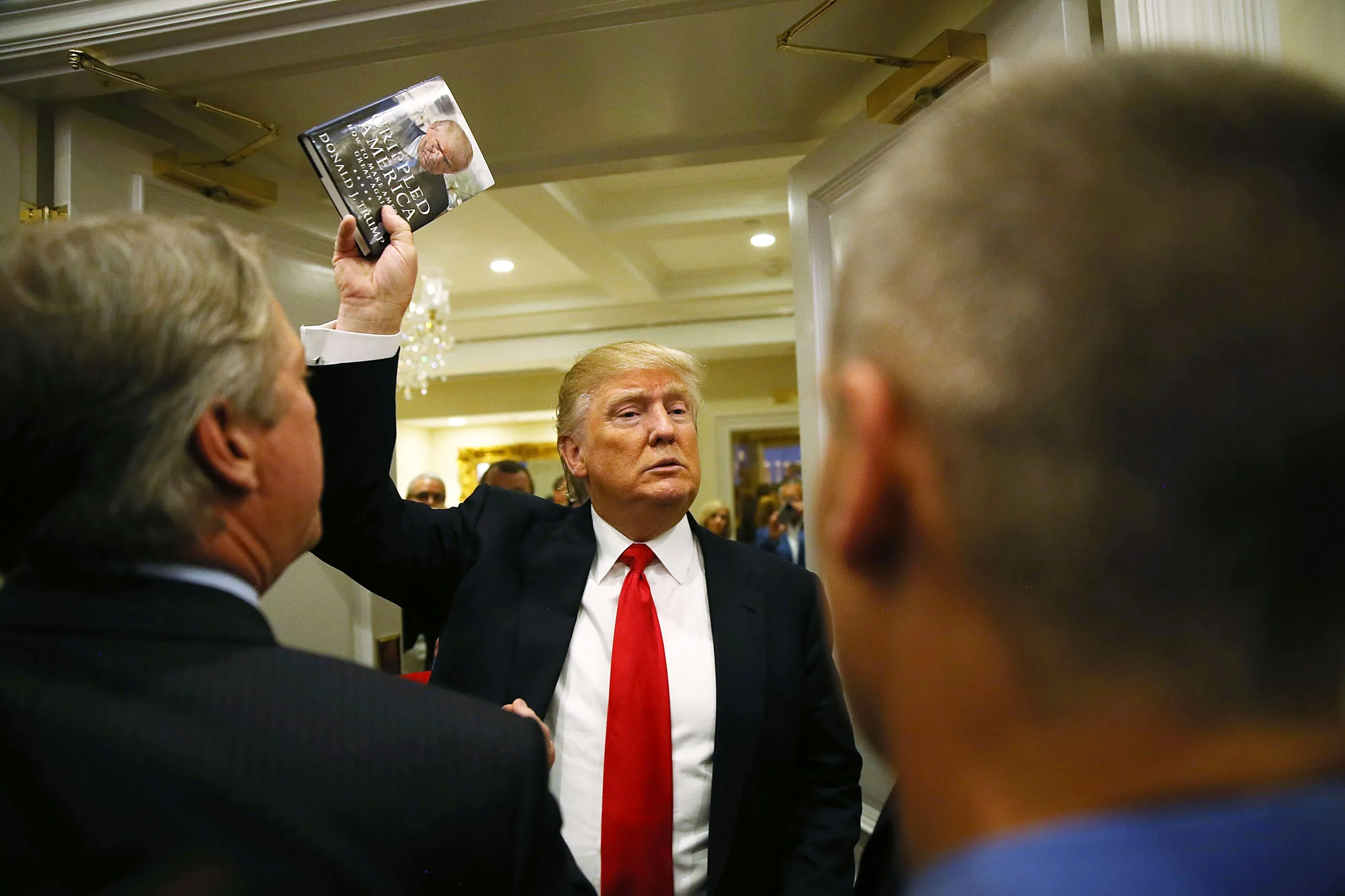 Sách về Tổng thống Trump 2.0 tiêu thụ chậm