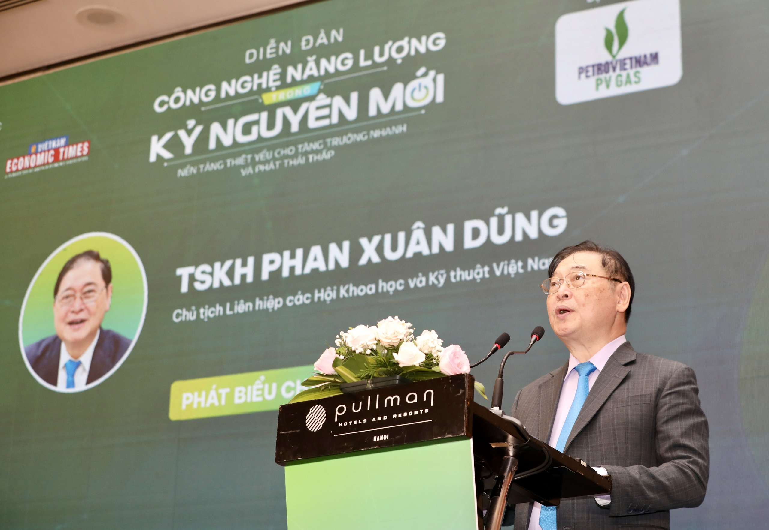 Theo Ti&ecirc;́n sĩ khoa học Phan Xu&acirc;n Dũng,&nbsp;Chủ tịch Li&ecirc;n hiệp c&aacute;c Hội Khoa học v&agrave; Kỹ thuật Việt Nam, chuyển dịch năng lượng l&agrave; một h&agrave;nh tr&igrave;nh đầy th&aacute;ch thức, nhưng l&agrave; xu thế kh&ocirc;ng thể đảo ngược, l&agrave; con đường tất yếu để Việt Nam hướng tới một tương lai thịnh vượng, bền vững. Để th&agrave;nh c&ocirc;ng, ch&uacute;ng ta cần sự chung sức, đồng l&ograve;ng của cả hệ thống ch&iacute;nh trị, sự v&agrave;o cuộc mạnh mẽ của cộng đồng PG88 Link Dễ Nhớ Pg88.com v&agrave; đặc biệt l&agrave; sự đ&oacute;ng g&oacute;p tr&iacute; tuệ, s&aacute;ng tạo của đội ngũ c&aacute;c nh&agrave; khoa học...