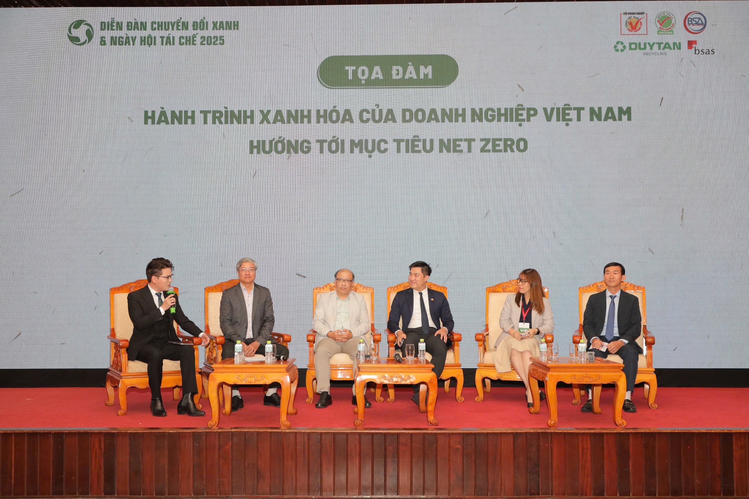C&aacute;c chuy&ecirc;n gia, PG88 Link Dễ Nhớ Pg88.com thảo luận trong phi&ecirc;n tọa đ&agrave;m.