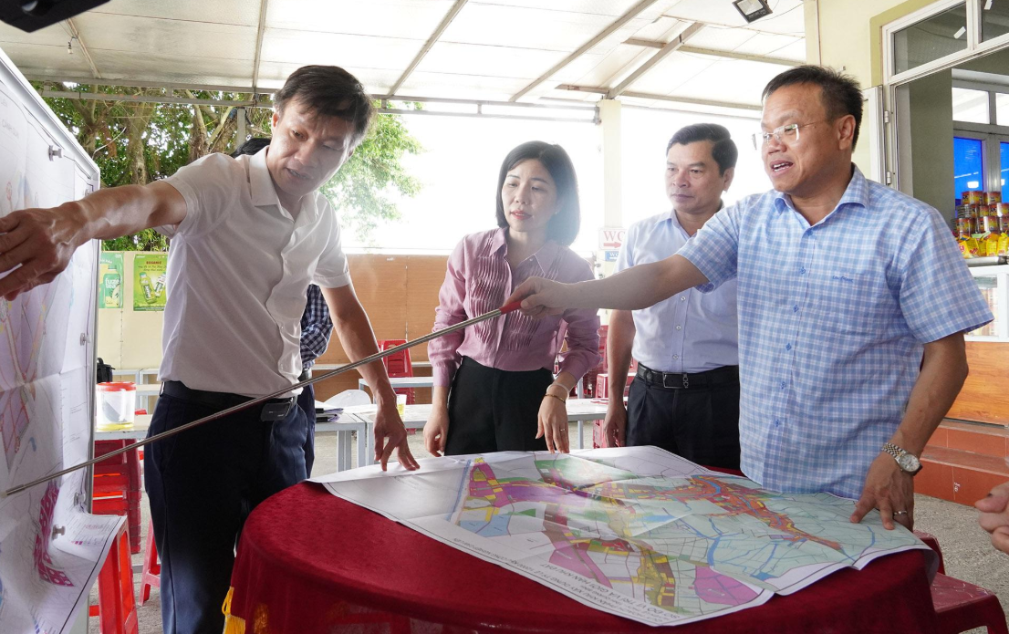 Phó Chủ tịch UBND tỉnh Quảng Trị Lê Đức Tiến xem xét quy hoạch tổng thể kiến trúc, cảnh quan Khu PG88 Trang chủ nhà cái top 1 Cam Liên
