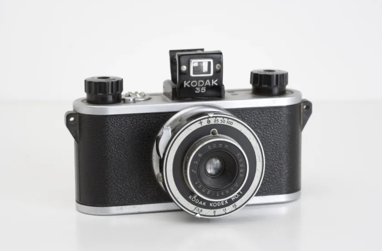 Một chiếc máy ảnh Kodak sản xuất năm 1938 - Ảnh: Getty/CNN.