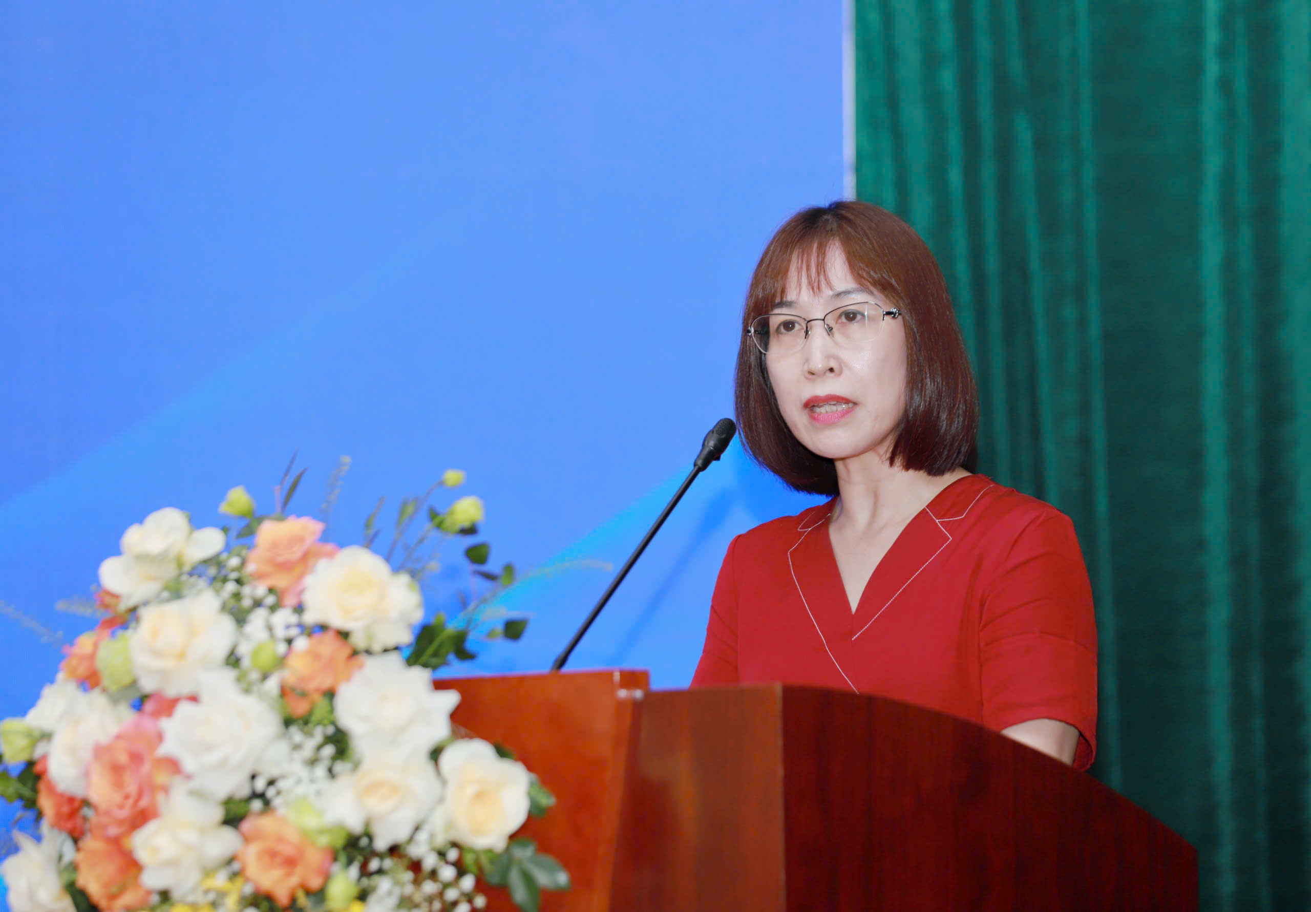 Bà Vi Thị Hồng Minh, Phó Giám đốc Văn phòng Giới sử dụng PG88 Sòng bạc trực tuyến TOP 1 Việt Nam | Casino, Nổ Hũ – Liên đoàn Pg88ok ưu đãi hấp dẫn và Công nghiệp Việt Nam (VCCI). Ảnh: Tô Thế.
