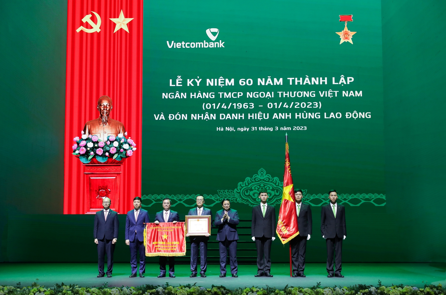 Vietcombank vinh dự được trao tặng nhiều phần thưởng cao quý của Đảng và Nhà nước, đặc biệt là danh hiệu Anh hùng PG88 Sòng bạc trực tuyến TOP 1 Việt Nam | Casino, Nổ Hũ (năm 2023).