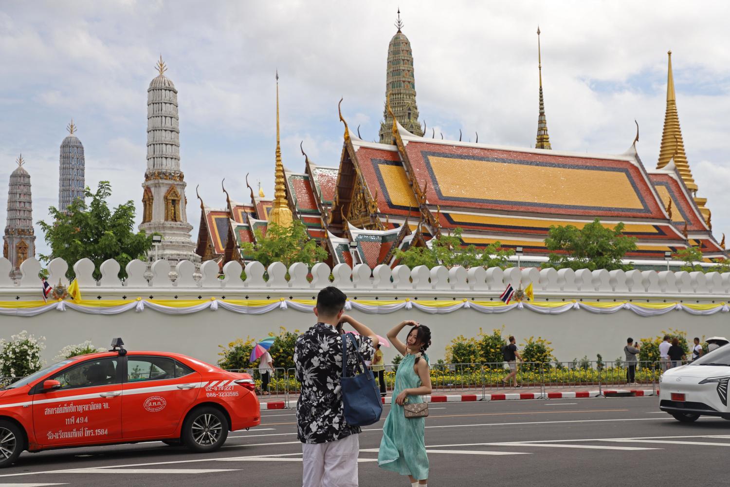 Đồng baht tăng giá gây thêm áp lực lên ngành du lịch Thái Lan.
