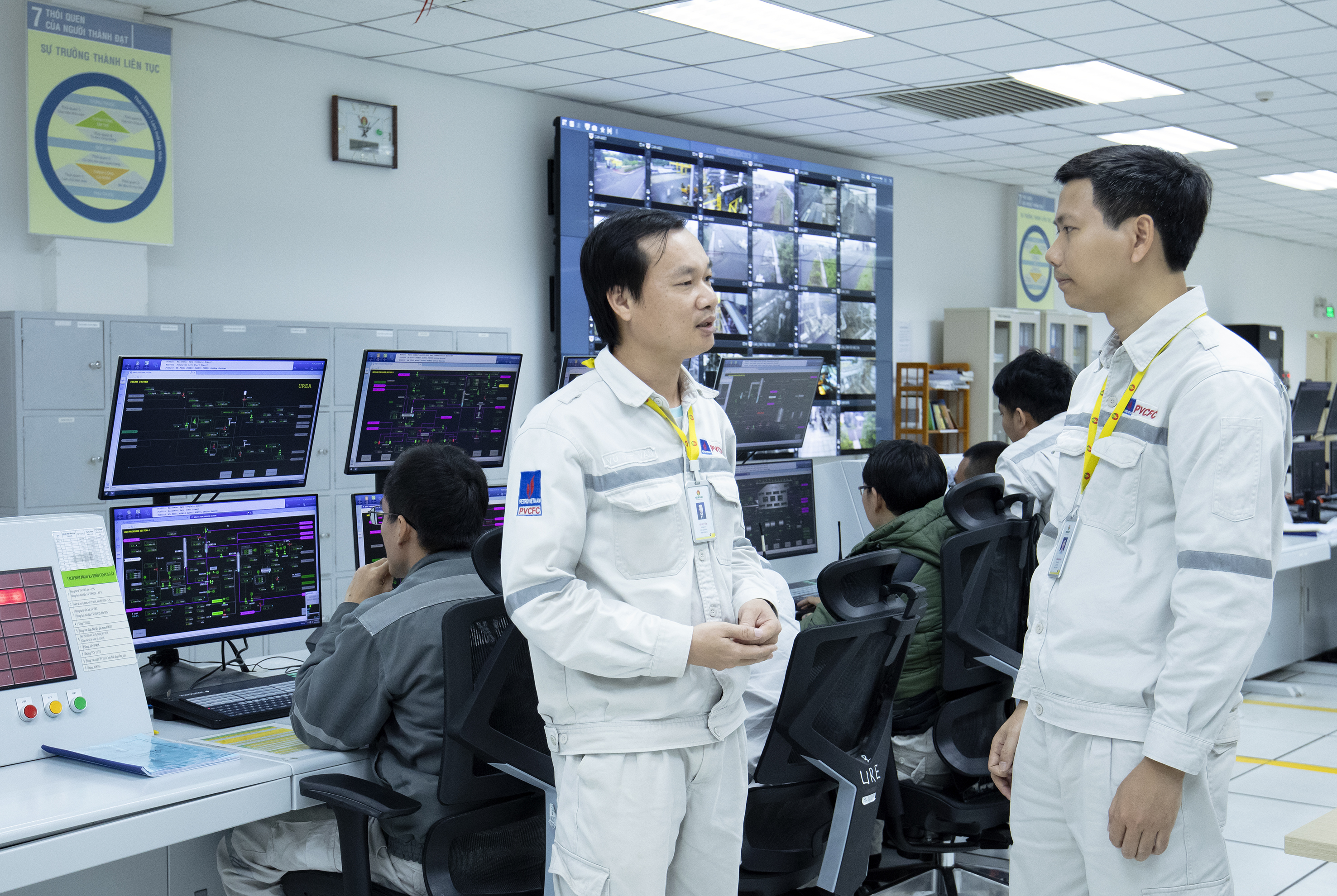 PVCFC xây dựng văn hóa PG88 Link Dễ Nhớ Pg88.com, tạo môi trường làm việc an toàn và hiệu quả, qua đó góp phần thúc đẩy sự phát triển ổn định của Công ty.