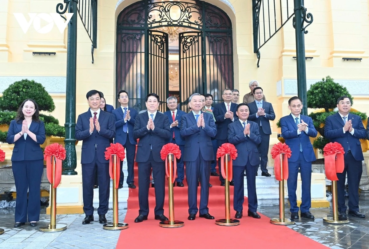 Tổng Bí thư cùng lãnh đạo Nhà nước dự Lễ bàn giao  công trình Tòa nhà Bắc Bộ Phủ, số 2 Lê Thạch 