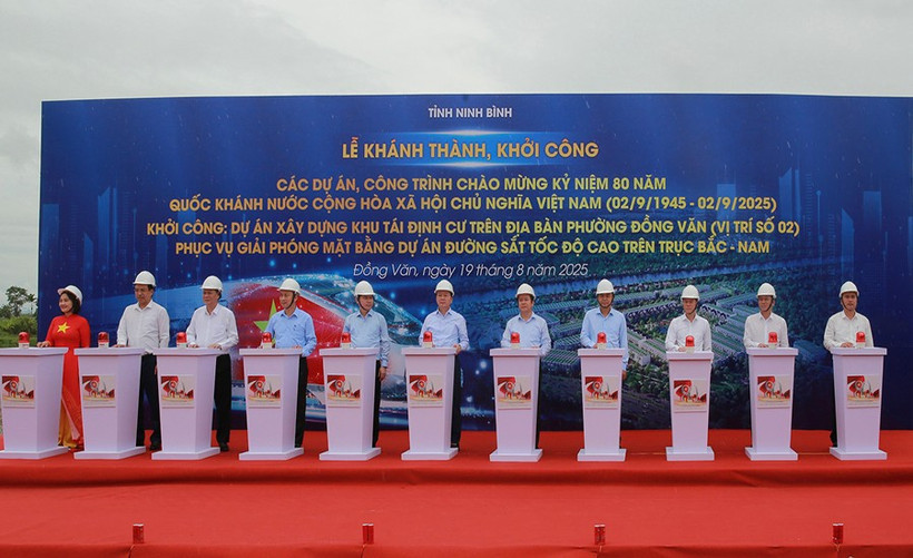 Phó Thủ tướng Trần Hồng Hà làm việc với lãnh đạo tỉnh Ninh Bình về hạ tầng chiến lược