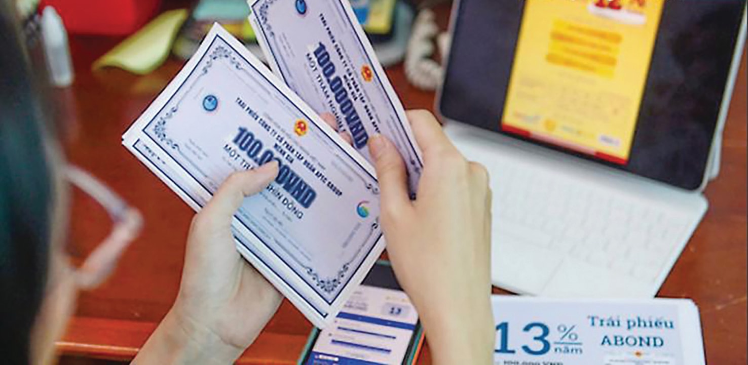 giá trị phát hành trái phiếu 6Pg88.con độc quyền mỗi ngày trong tháng 7 giảm gần 66%