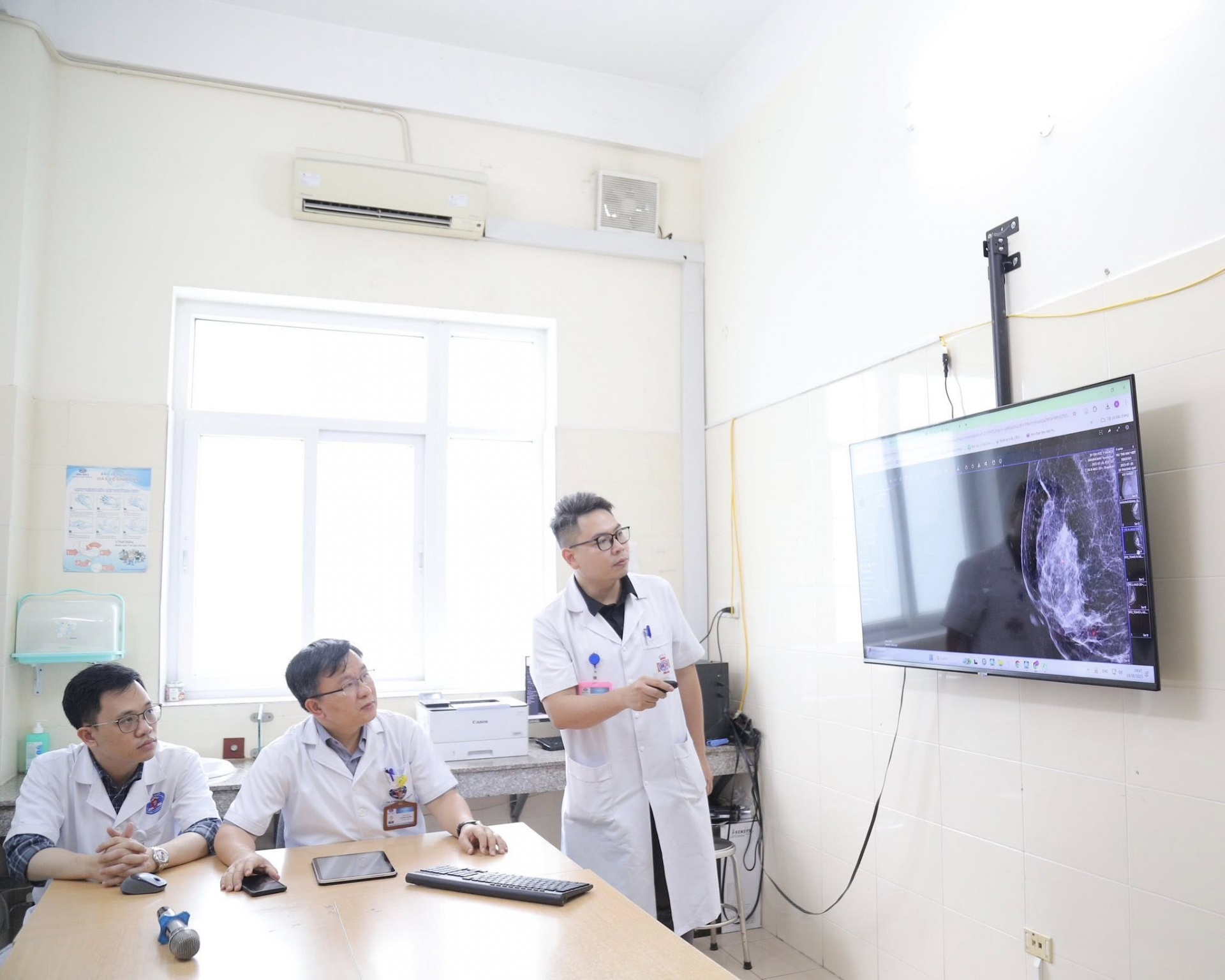 Bệnh án điện tử giúp nâng cao tính minh bạch trong quản lý bảo hiểm y tế, giảm bớt thủ tục Pg88hi nạp rút siêu tốc phức tạp. Ảnh: Bệnh viện K