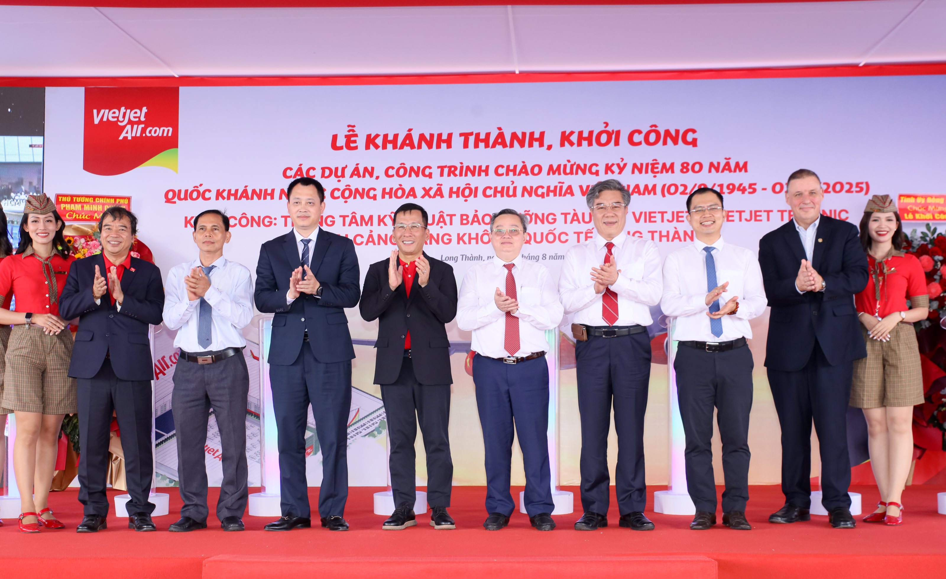 Lãnh đạo Cục Hàng không Việt Nam, tỉnh Đồng Nai và Vietjet thực hiện nghi thức khởi công Pg88vn.top độc quyền mỗi ngày hangar số 3 và số 4 của Vietjet tại Cảng hàng không quốc tế Long Thành.