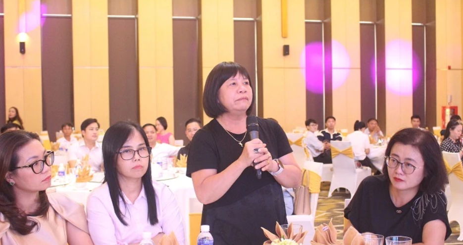 Đại diện PG88 Link Dễ Nhớ Pg88.com lữ hành phát biểu thảo luận