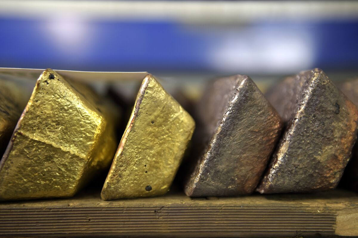 Giá vàng cao nhất 2 tuần, SPDR Gold Trust mua ròng