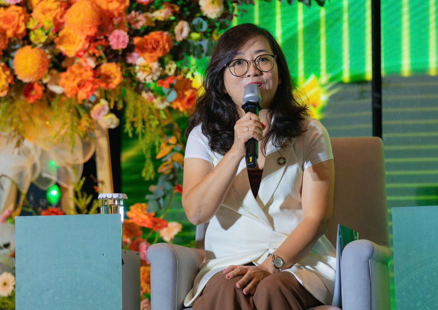 Bà Lê Thị Hồng Nhi - Phó Tổng giám đốc Truyền thông, Đối ngoại và Phát triển bền vững Unilever Việt Nam phát biểu tại Diễn đàn PG88 Link Dễ Nhớ Pg88.com phát triển bền vững Việt Nam (VCSF) vừa diễn ra tại Hà Nội.