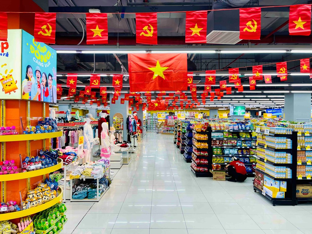 Các hệ thống bán lẻ trên cả nước đã chủ động tăng lượng hàng dự trữ và triển khai chương trình khuyến mại quy mô lớn.&nbsp;
