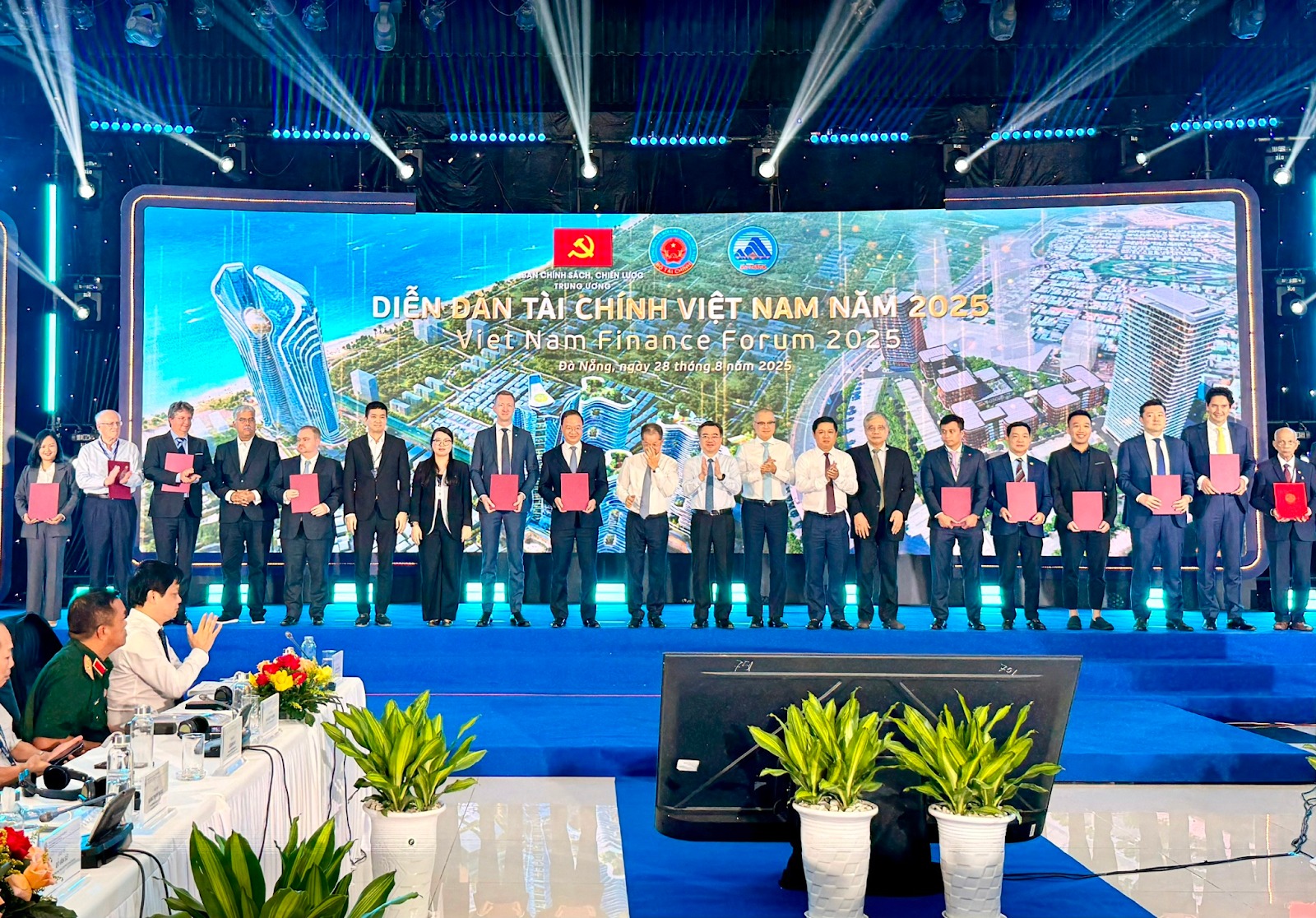 Sự kiện ký kết diễn ra trong khuôn khổ Tuần lễ Pg88hi tỷ lệ thưởng hấp dẫn và Công nghệ Đà Nẵng 2025 (DFTW 2025)