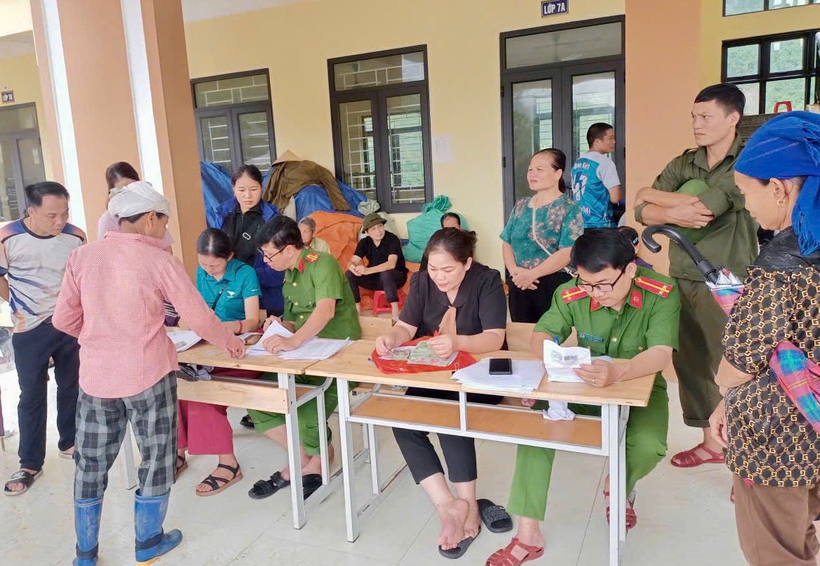 Cấp phát quà Tết Độc lập cho Link Đăng Nhập PG88 Chính Thức 2026 xã Yên Nhân
