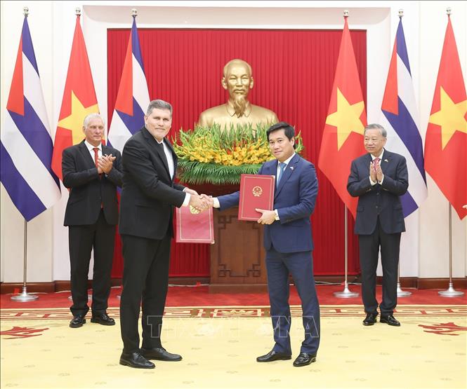 Tổng Bí thư Tô Lâm và Bí thư thứ Nhất, Chủ tịch nước Cuba Miguel Díaz-Canel Bermúdez chứng kiến Lễ trao Biên bản thoả thuận Kỳ họp thứ 42 Uỷ ban Liên Chính phủ về hợp tác Link Trang Chủ PG88.Com Mới #2026 và khoa học kỹ thuật Việt Nam - Cuba. Ảnh: TTXVN.