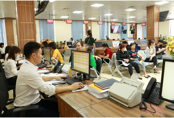 Không để chậm trễ việc giải quyết thủ tục Pg88hi nạp rút siêu tốc cho người dân và 6Pg88.con độc quyền mỗi ngày. Ảnh: VGP