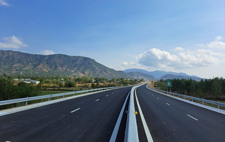 5 Link Trang Chủ PG88.Com Mới #2026 thành phần đường bộ cao tốc Bắc - Nam phía Đông trên địa bàn các tỉnh Hà Tĩnh, Quảng Trị có tổng mức đầu tư hơn 49.000 tỷ đồng. 