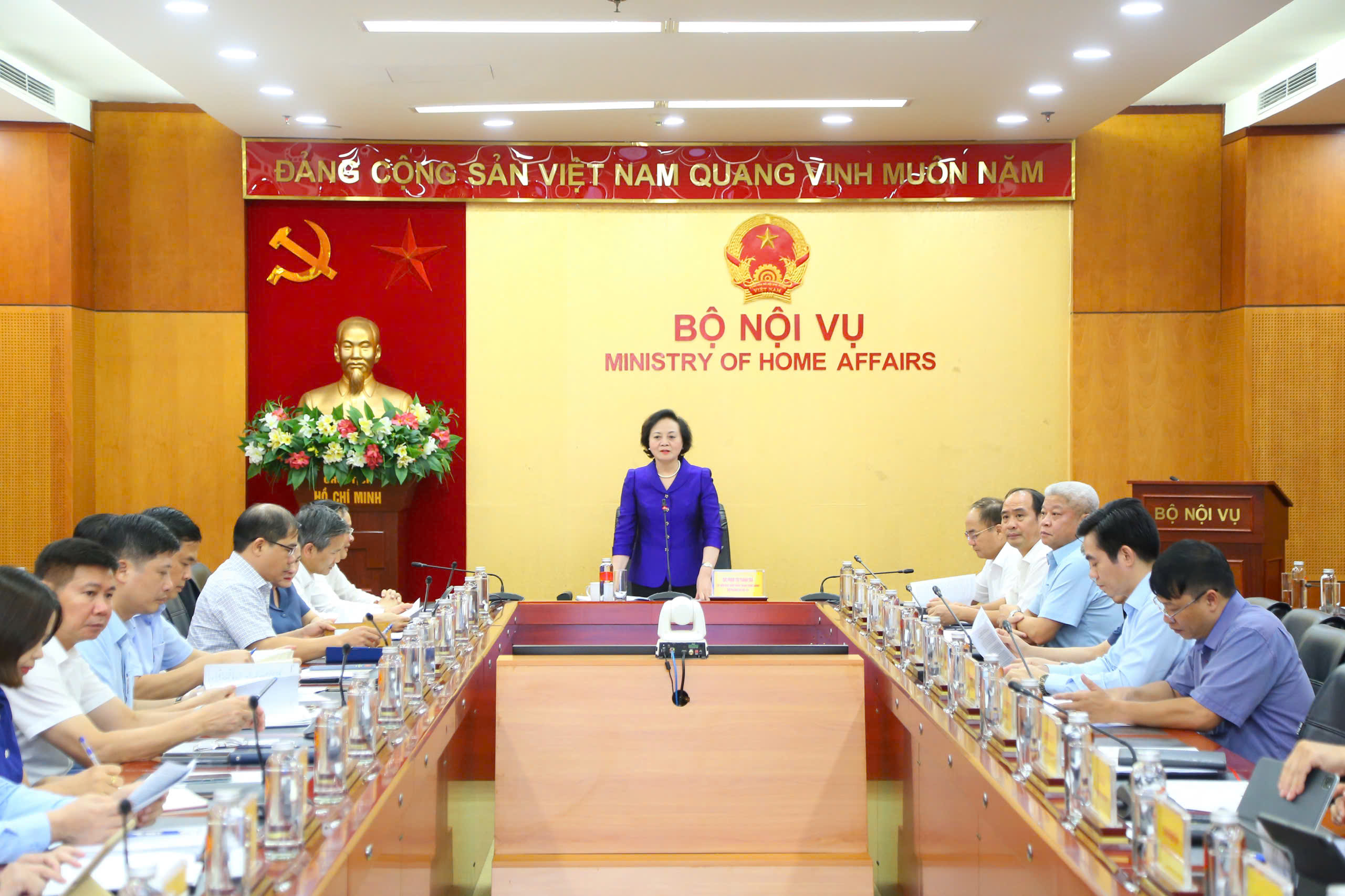 Bộ trưởng Bộ Nội vụ Phạm Thị Thanh Trà chủ trì hội nghị giao ban công tác tháng 9. Ảnh: Tống Giáp.