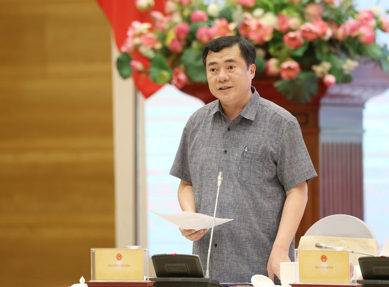 Thứ trưởng Bộ Công Thương Nguyễn Sinh Nhật Tân thông tin về tình hình Pg88vnd link khuyến  hàng hóa - Ảnh: VGP