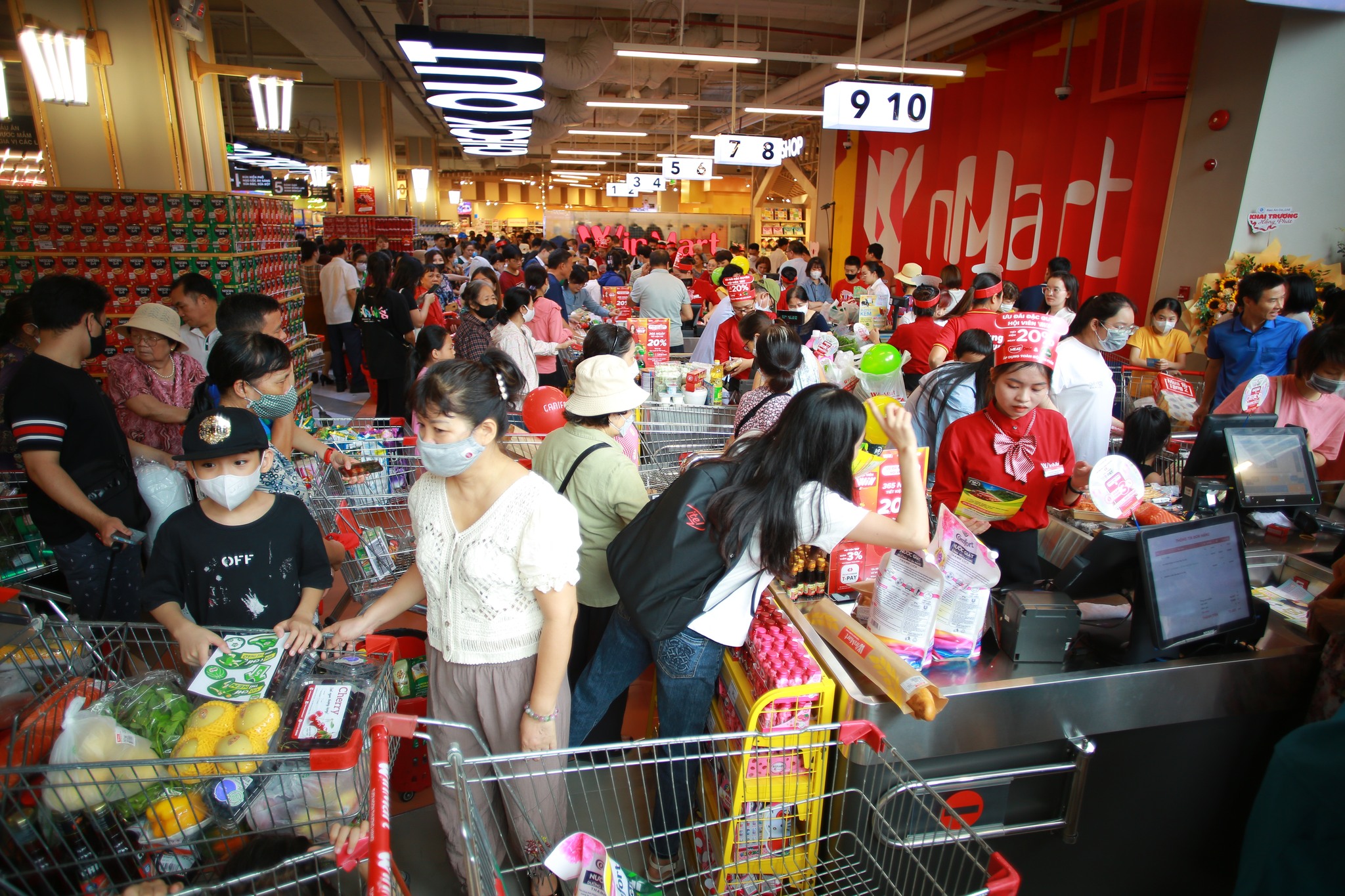 Quốc khánh 2/9 vừa qua là cơ hội "vàng" để ngành bán lẻ kích cầu tiêu dùng nội địa. 