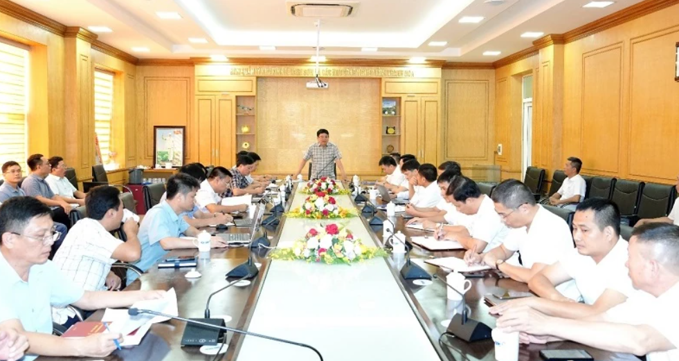 Toàn cảnh buổi làm việc.