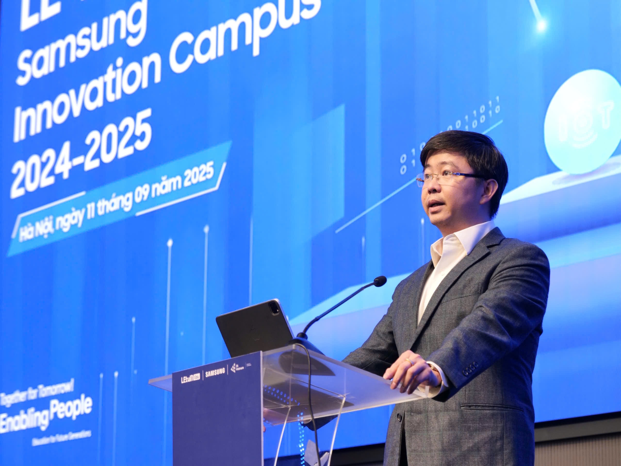Ông Bùi Hoàng Phương – Thứ trưởng Bộ Khoa học và Công nghệ phát biểu tại chương trình.