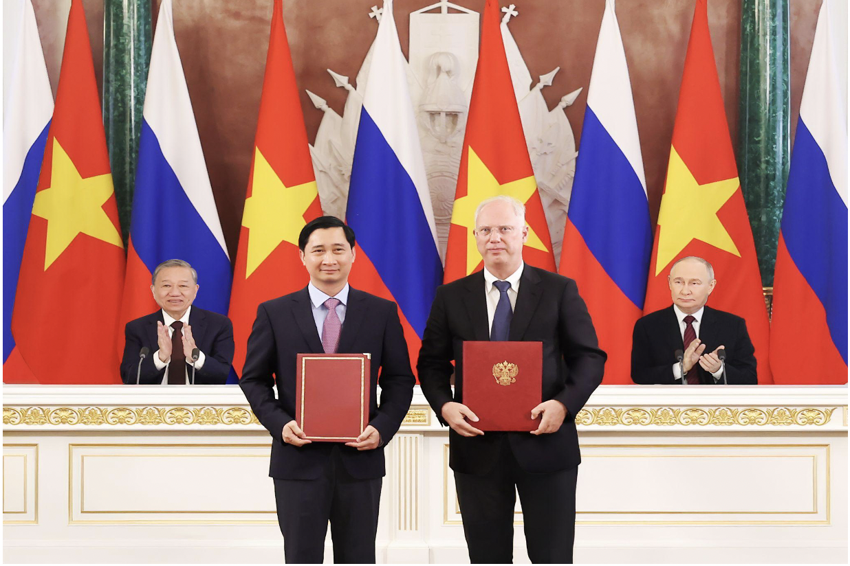 Công ty Vắc xin VNVC và Quỹ Pg88vn Trang Chủ Chính Thức Trực tiếp của Nga (RDIF) trao đổi văn kiện hợp tác trước sự chứng kiến của Tổng thống Nga Putin và Tổng Bí thư Tô Lâm