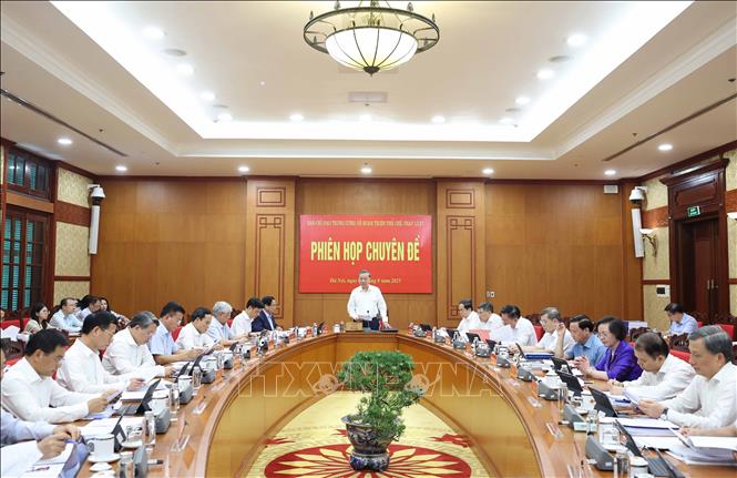 Ban Chỉ đạo Trung ương họp phiên chuyên đề về hoàn thiện thể chế, pháp luật chiều 5/8. Ảnh: TTXVN.