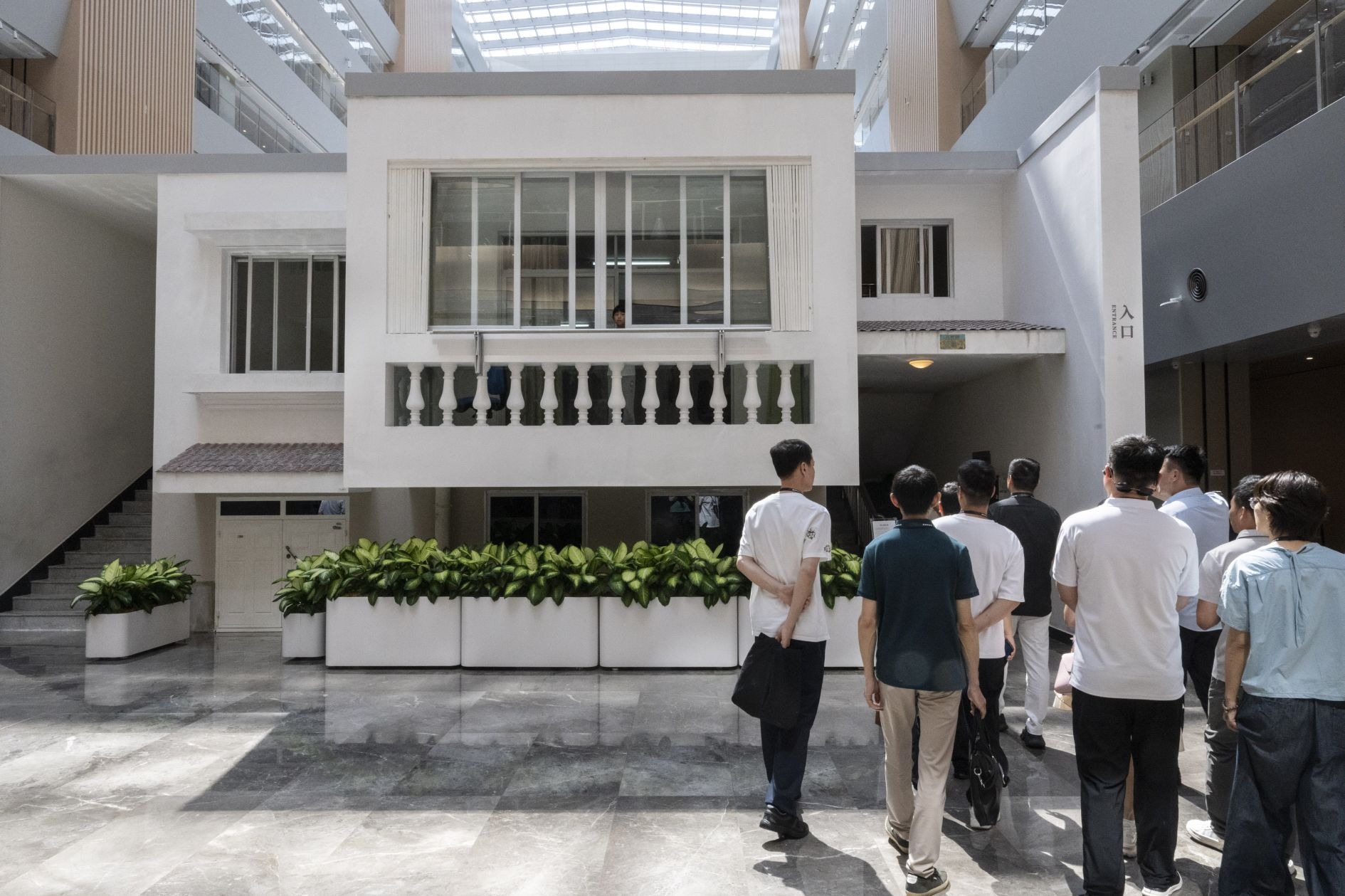 Một bản sao của nơi Jack Ma thành lập Alibaba đang được trưng bày tại trung tâm du khách của công ty.