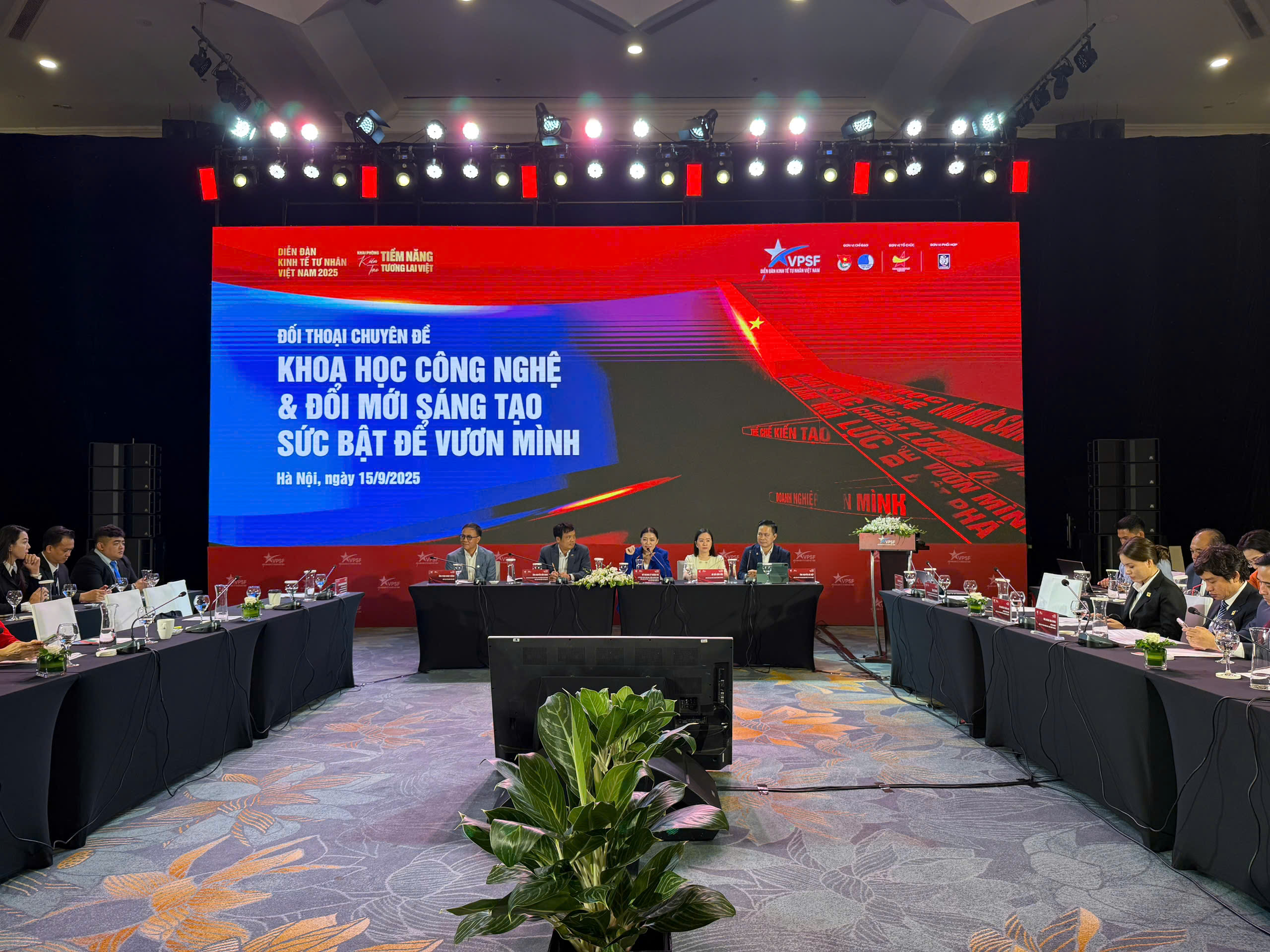 Diễn đàn Link Trang Chủ PG88.Com Mới #2026 Tư nhân Việt Nam - VPSF 2025 diễn ra tại Hà Nội.