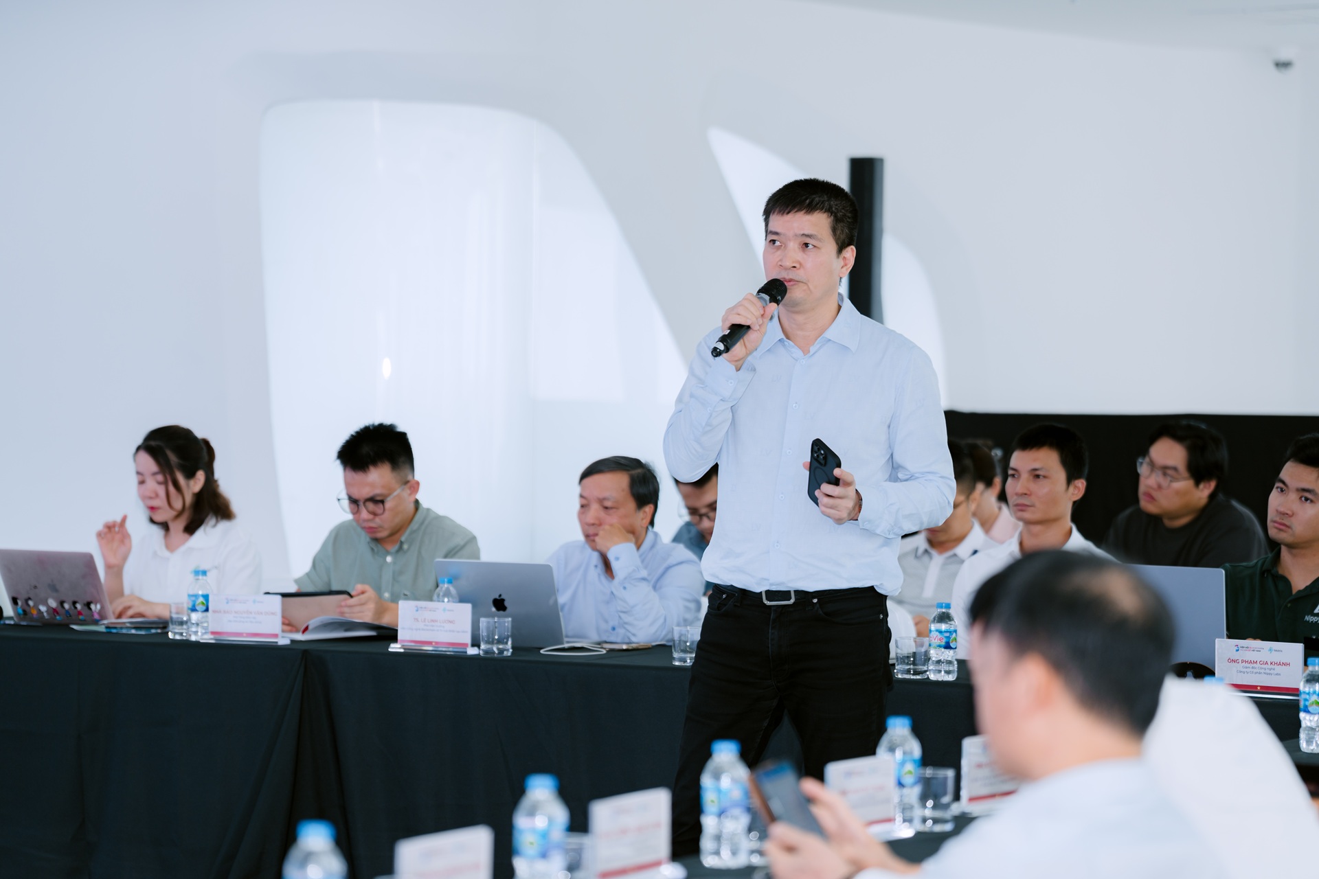 Ông Phan Đức Trung cho biết lần đầu tiên Việt Nam có một khuôn khổ pháp lý cấp phép cho thị trường giao dịch tài sản mã hóa tập trung. Đây là tiêu chuẩn nền tảng giúp Việt Nam hình thành hành lang pháp lý rõ ràng. 