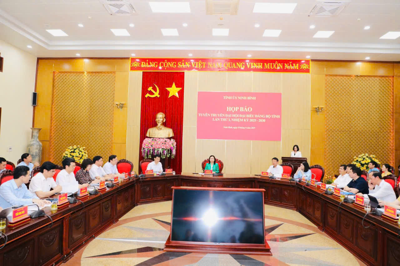 Toàn cảnh buổi họp báo
