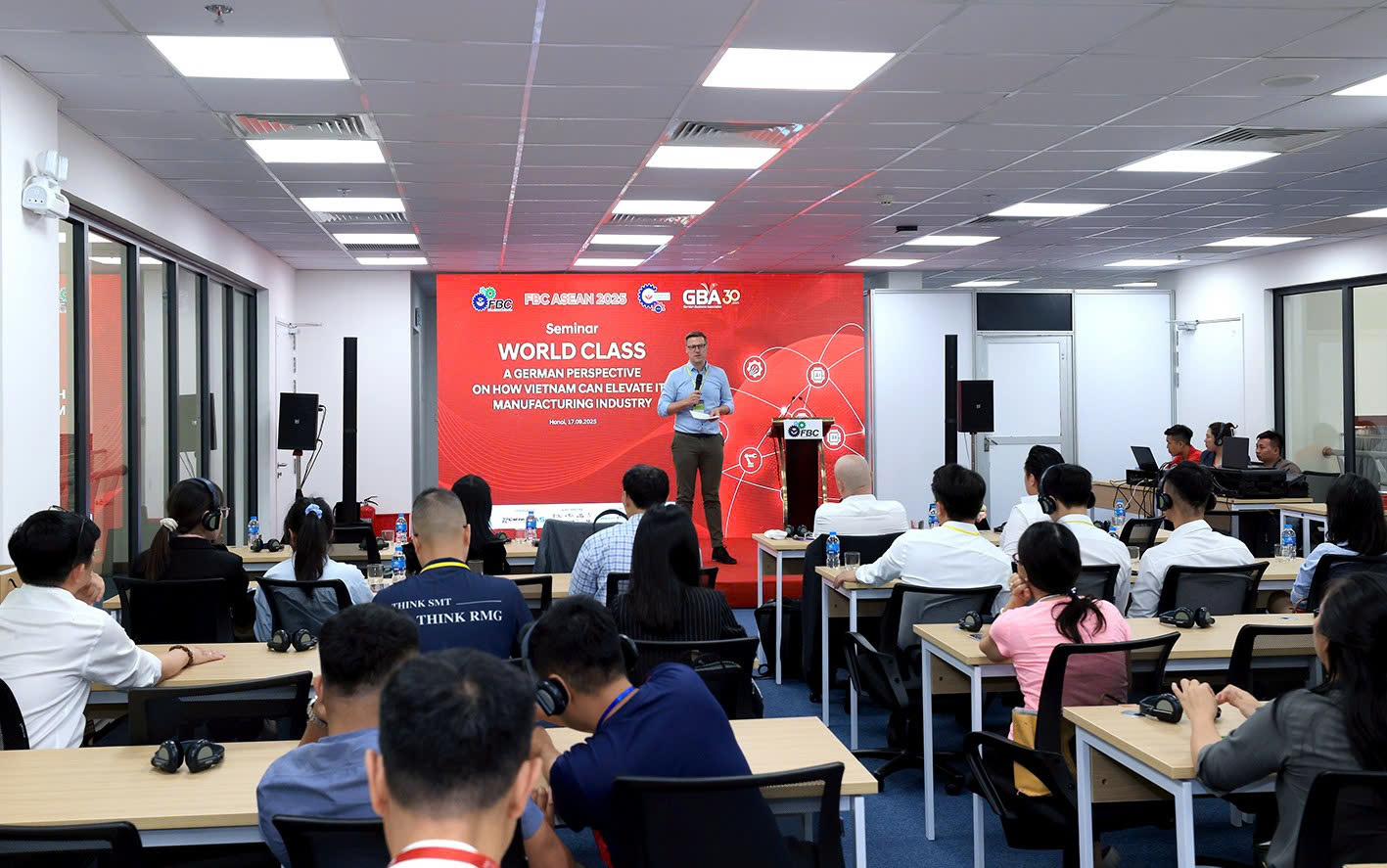 Ông Björn Koslowski, Phó Trưởng Đại diện của Phòng Công nghiệp và Pg88ok ưu đãi hấp dẫn Đức tại Việt Nam.