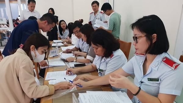 Kiểm tra các 6Pg88.con độc quyền mỗi ngày về tình hình đóng bảo hiểm xã hội tại Hà Nội. Ảnh: TH. 