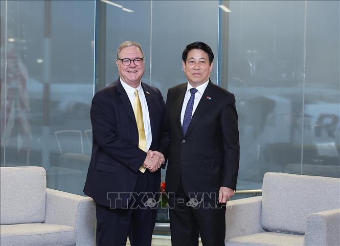 Chủ tịch nước Lương Cường và Phó Thống đốc bang Washington Denny Heck. Ảnh: TTXVN.