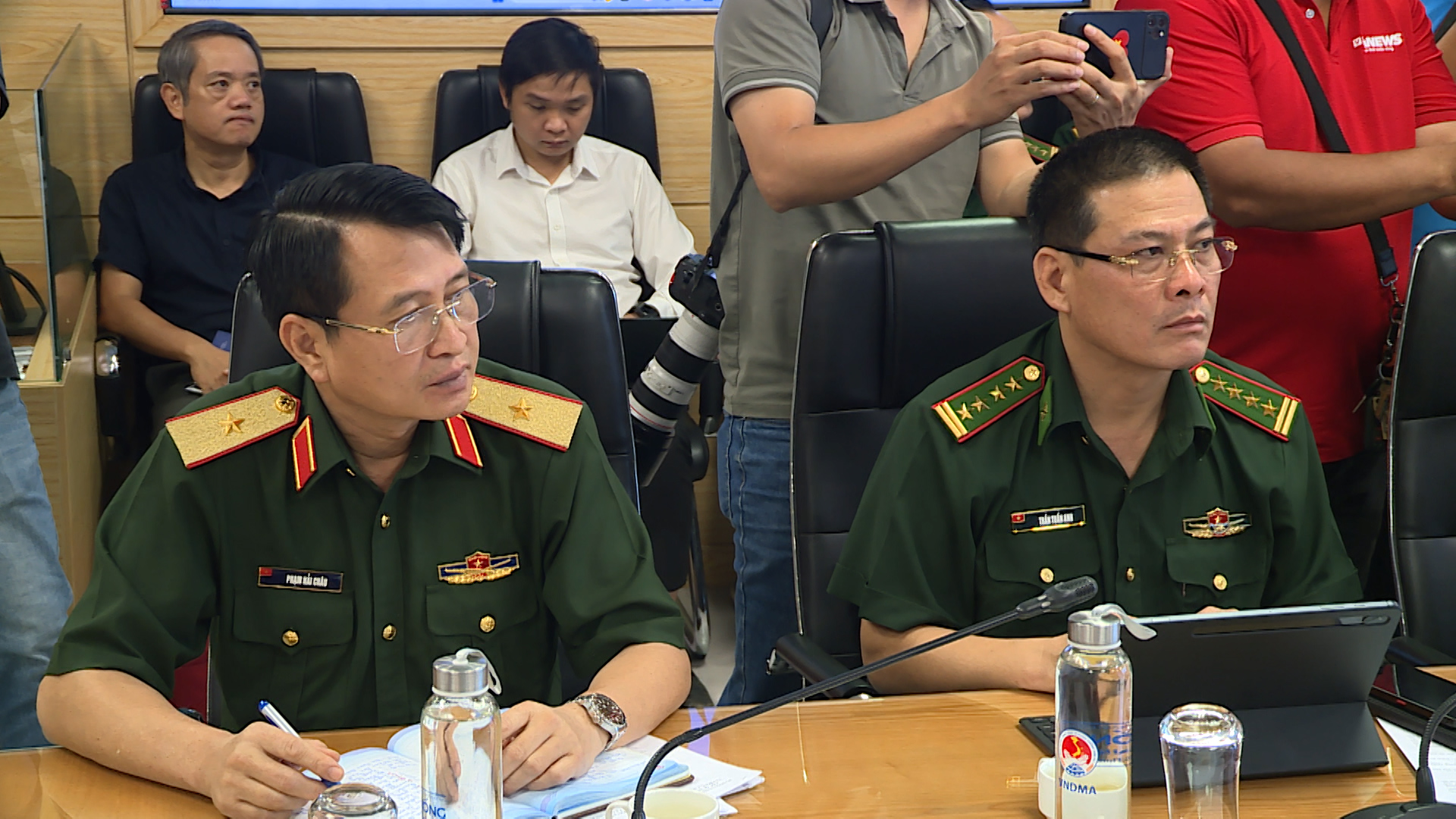 Đại diện Bộ Quốc phòng tham gia cuộc họp.