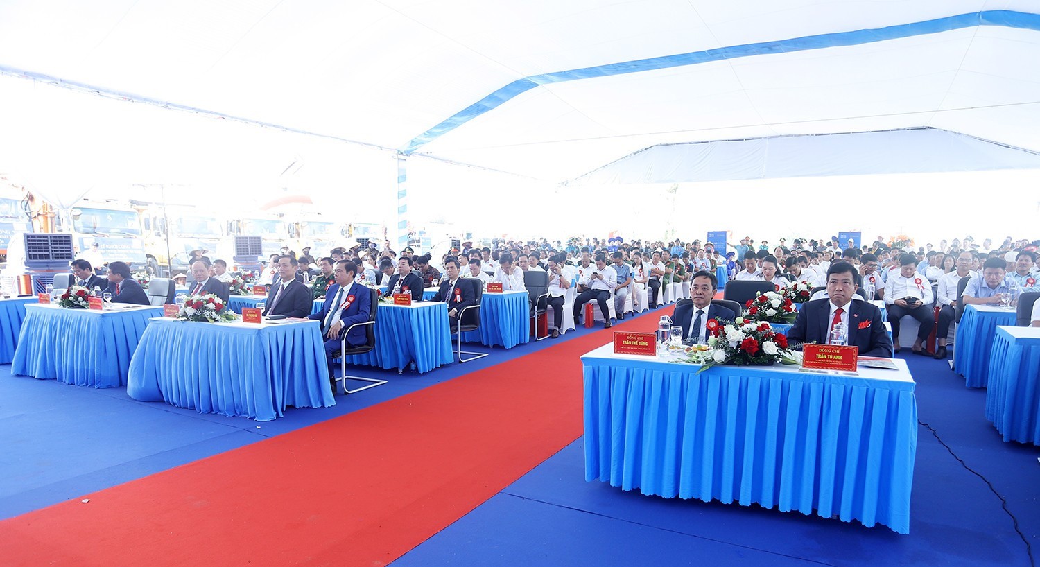 Các đại biểu dự lễ khởi công Pg88vn.top độc quyền mỗi ngày Khu du lịch sinh thái biển Xuân Hội. Ảnh: Văn Đức